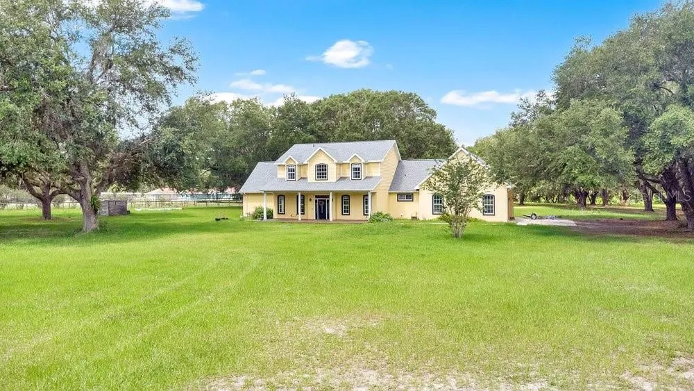 3700 SE 183RD AVENUE ROAD Ocklawaha, FL 32179