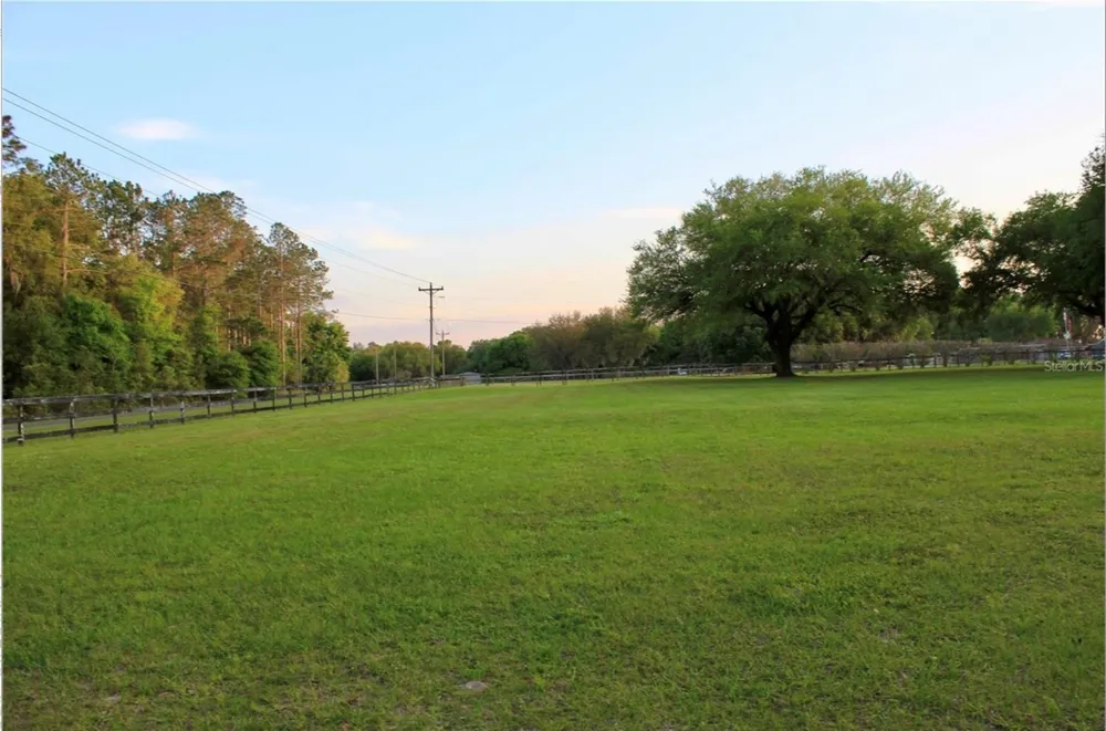 3700 SE 183RD AVENUE ROAD Ocklawaha, FL 32179