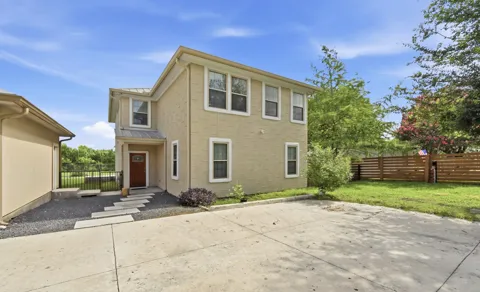 330 Howard Lane