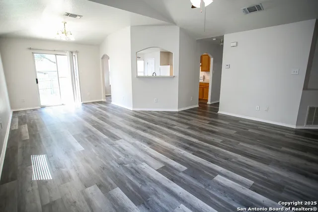 3444 WHISPER BLF Schertz, TX 78108