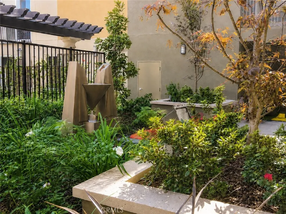 11925 Kling Street #2MAG Valley Village, CA 91607