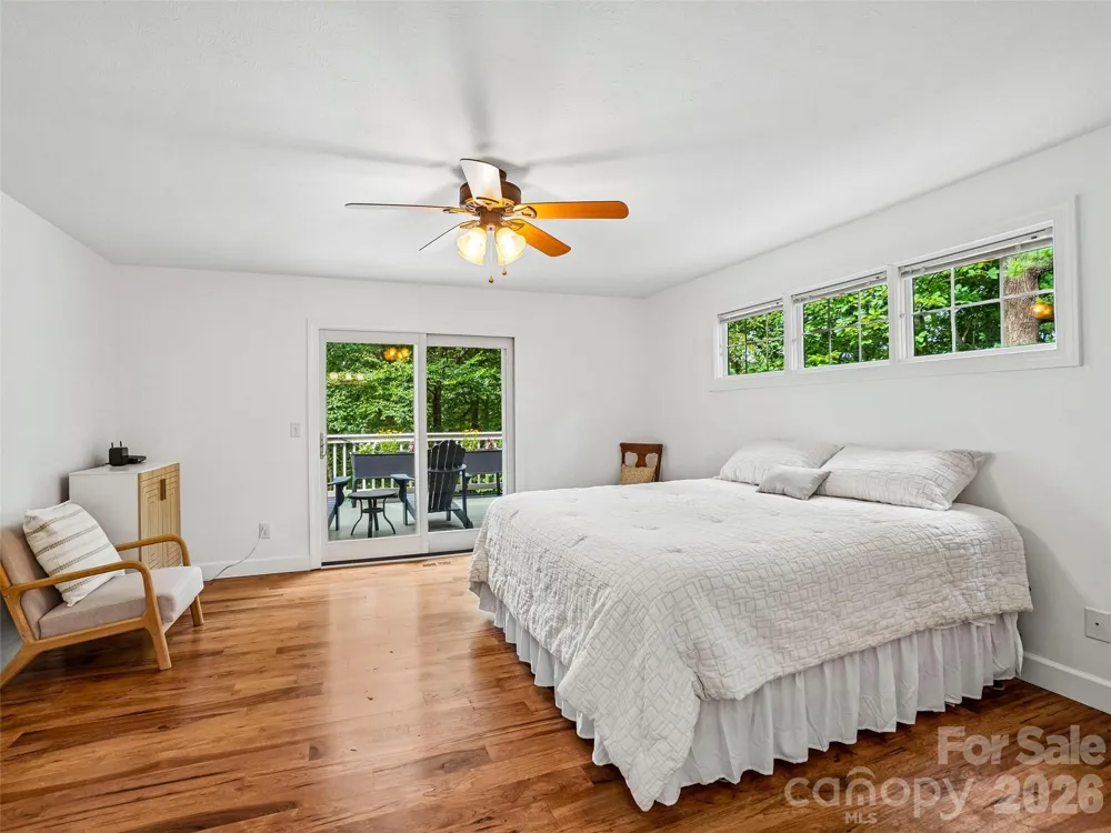 10 Chestnut Top Circle Mills River, NC 28759