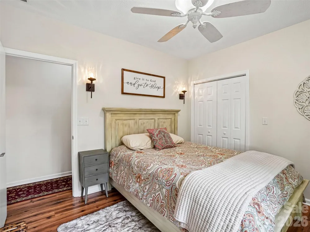10 Chestnut Top Circle Mills River, NC 28759
