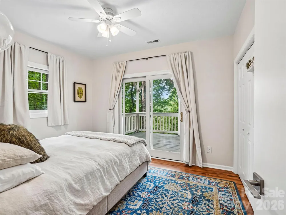 10 Chestnut Top Circle Mills River, NC 28759