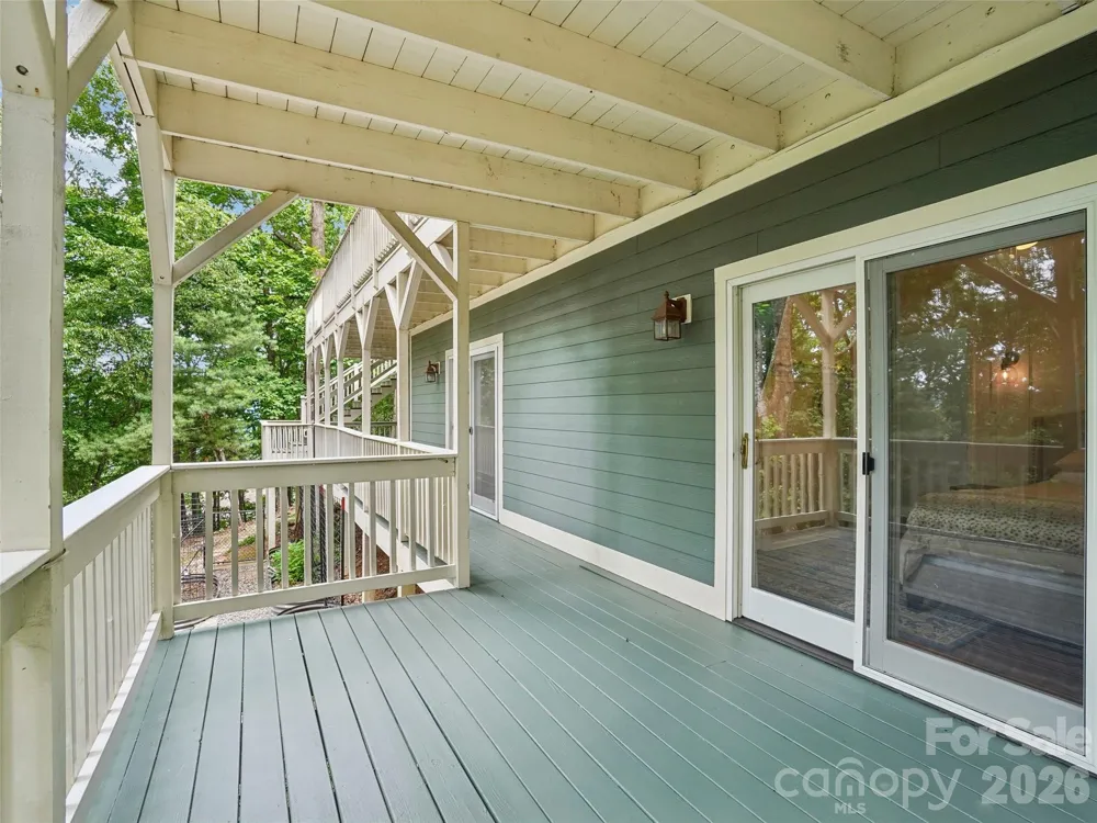 10 Chestnut Top Circle Mills River, NC 28759