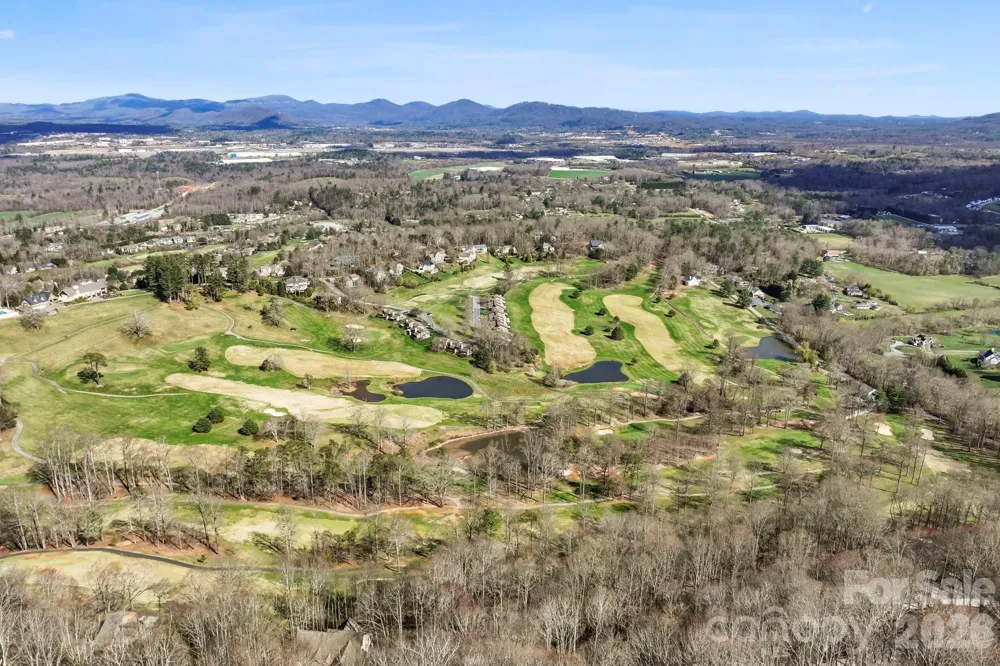 10 Chestnut Top Circle Mills River, NC 28759