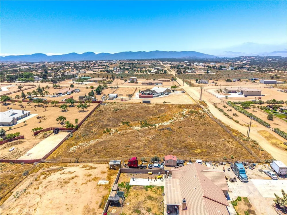 6589 Fremontia Road Oak Hills, CA 92344