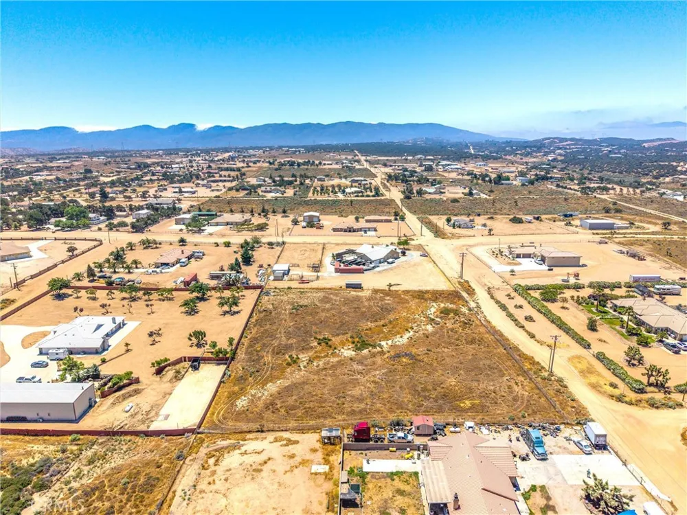 6589 Fremontia Road Oak Hills, CA 92344