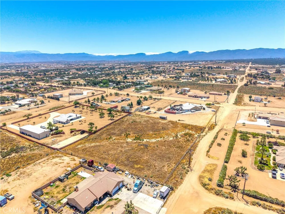 6589 Fremontia Road Oak Hills, CA 92344