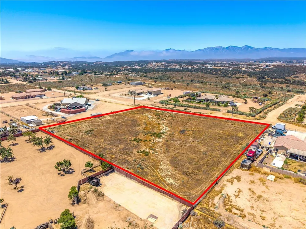 6589 Fremontia Road Oak Hills, CA 92344