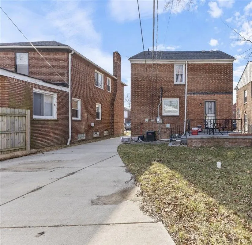 18446 Hartwell Street Detroit, MI 48235