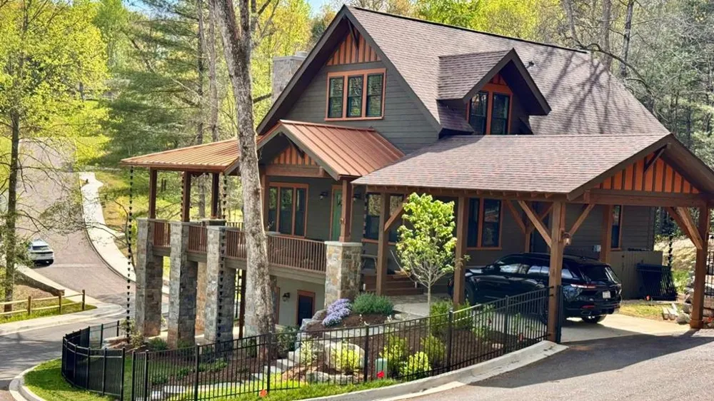 Village Circle West Franklin, NC 28734
