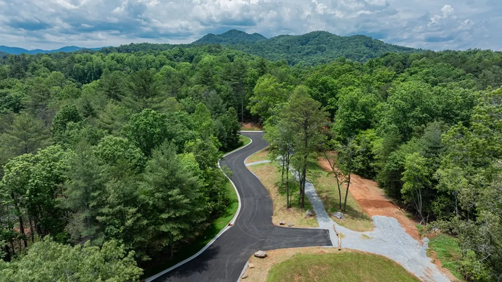 Village Circle West Franklin, NC 28734