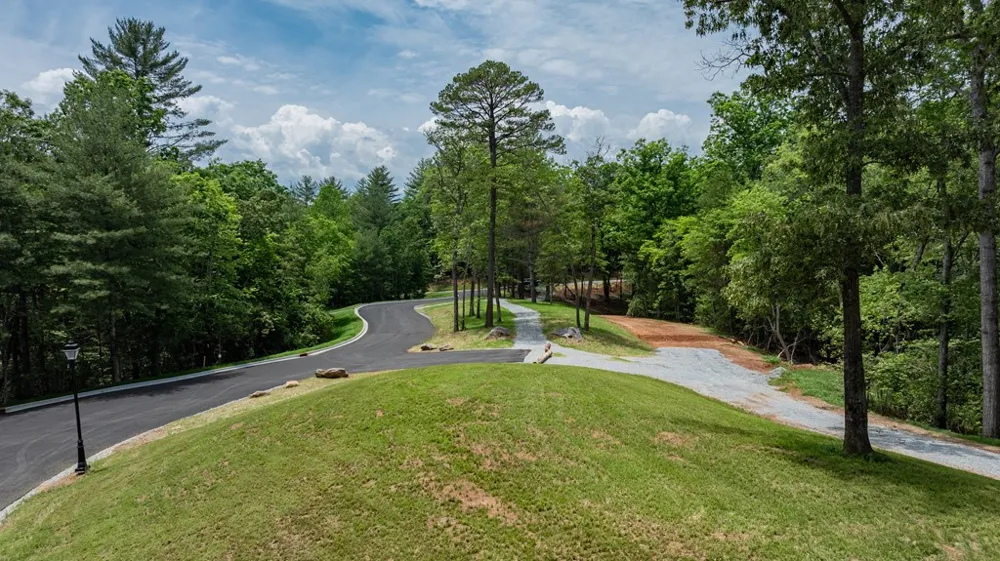 Village Circle West Franklin, NC 28734