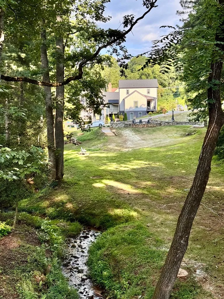 Village Circle West Franklin, NC 28734
