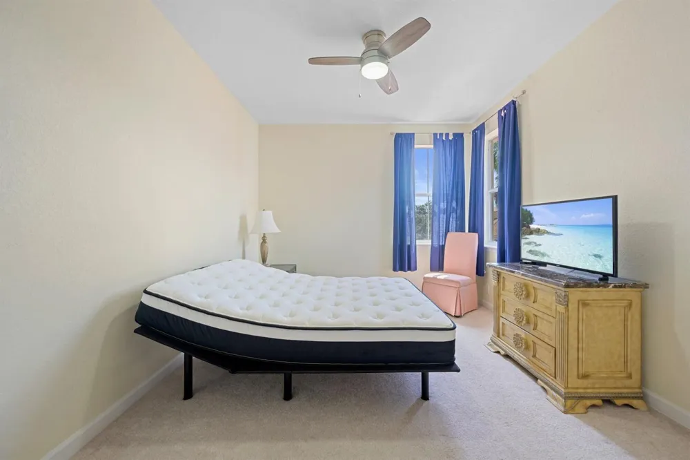 1384 Harbor View W Hollywood, FL 33019