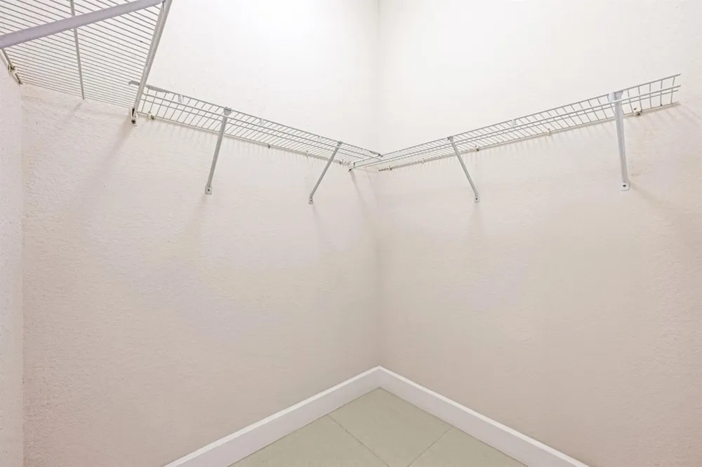 1384 Harbor View W Hollywood, FL 33019