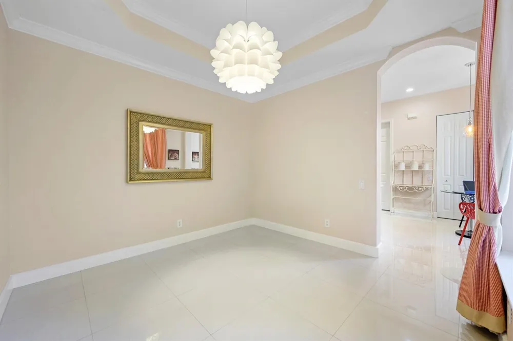 1384 Harbor View W Hollywood, FL 33019