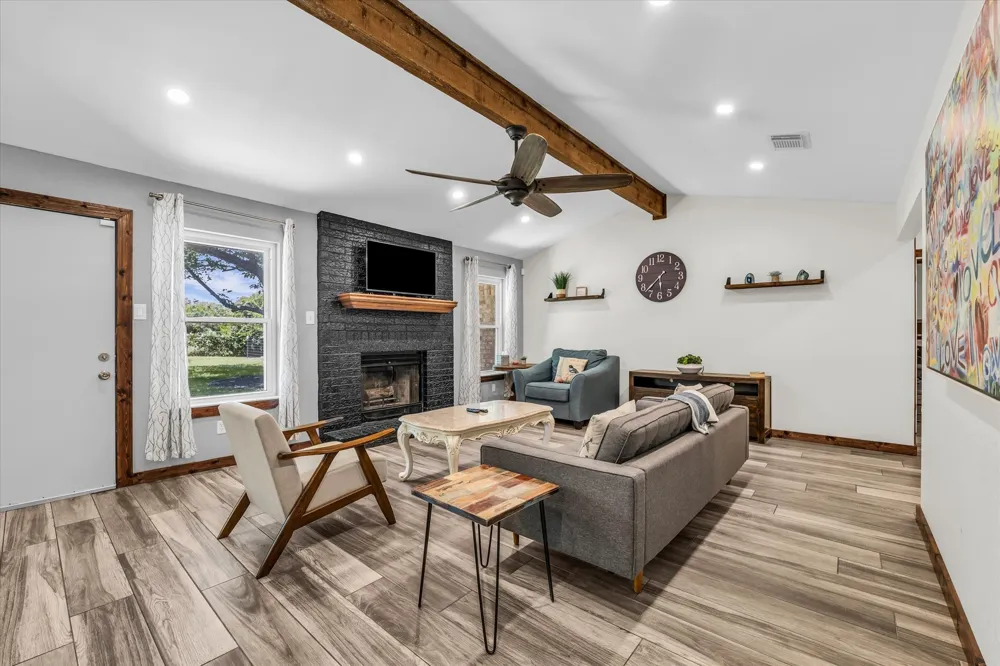 316 E Chapman Road Hewitt, TX 76643