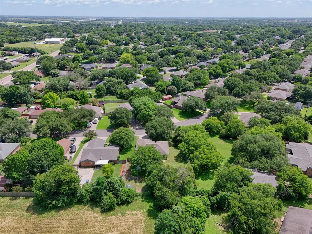 316 E Chapman Road Hewitt, TX 76643