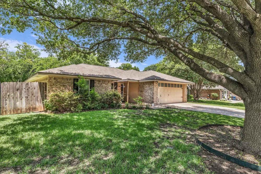 316 E Chapman Road Hewitt, TX 76643