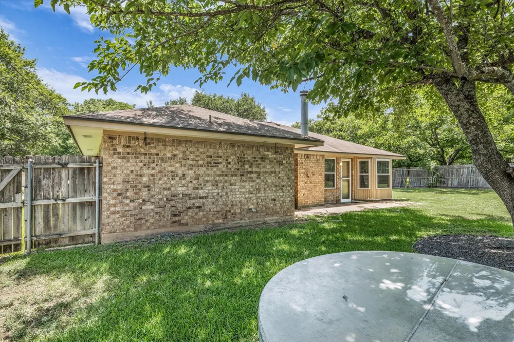 316 E Chapman Road Hewitt, TX 76643