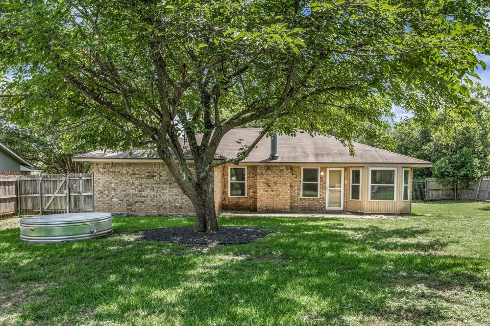 316 E Chapman Road Hewitt, TX 76643