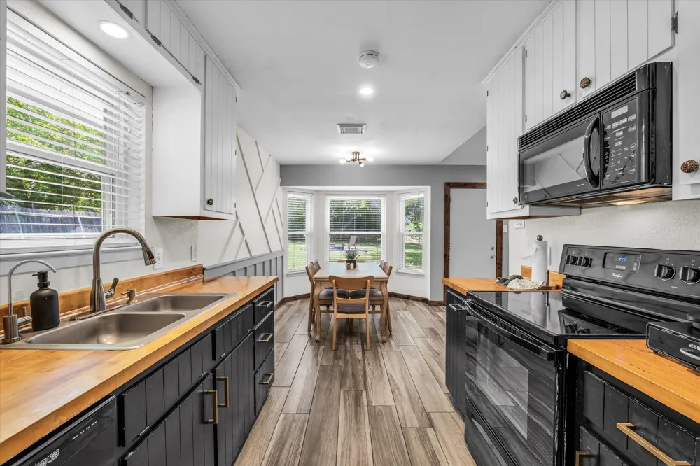 316 E Chapman Road Hewitt, TX 76643
