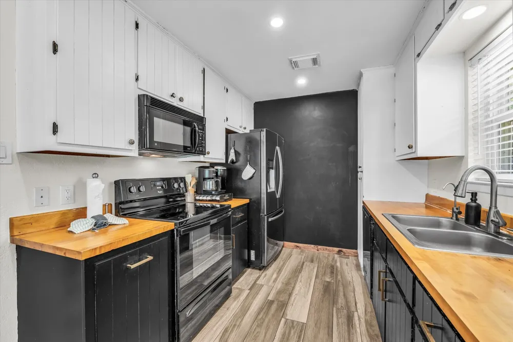 316 E Chapman Road Hewitt, TX 76643