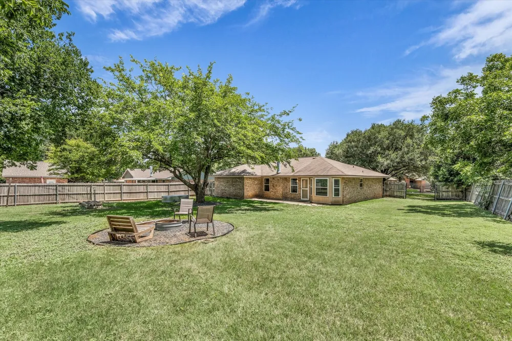 316 E Chapman Road Hewitt, TX 76643