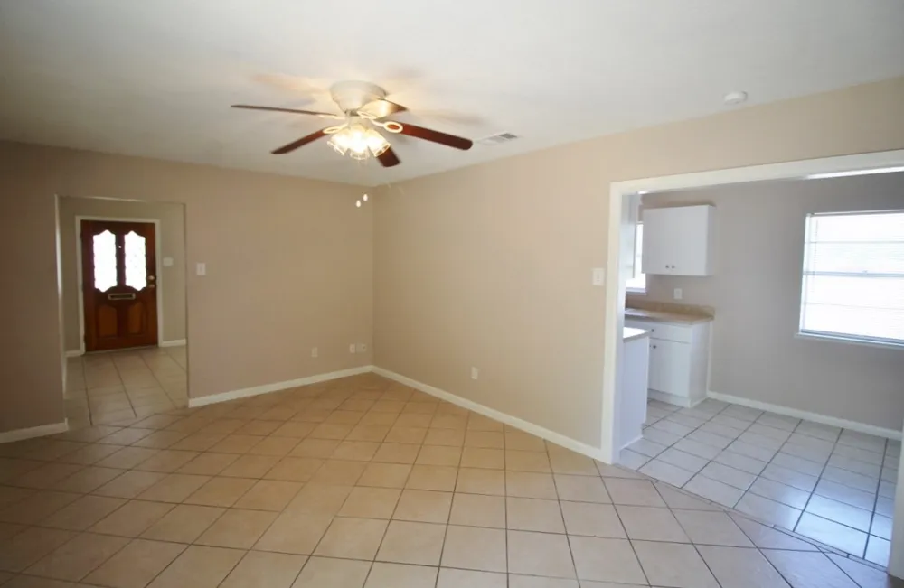 821 Rea Avenue Lancaster, TX 75146