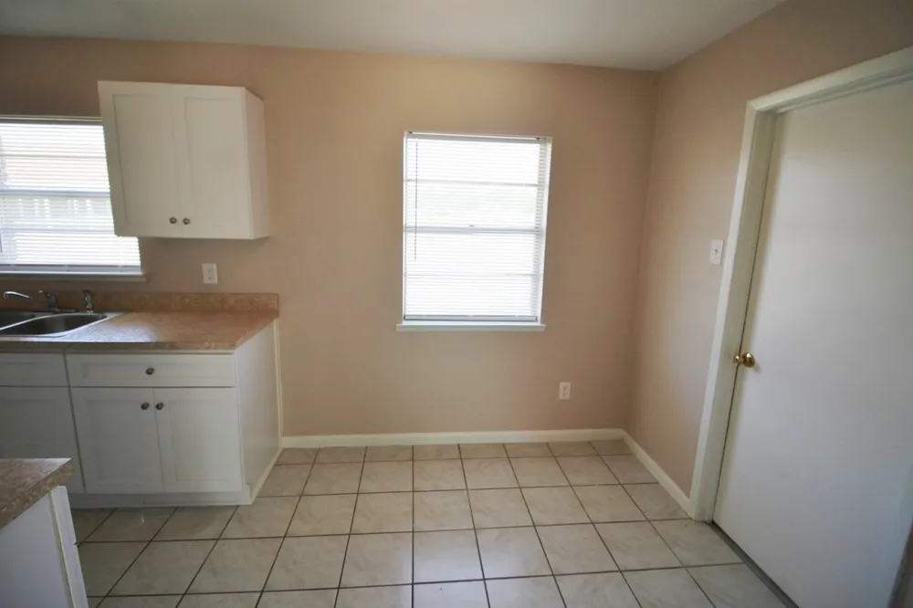 821 Rea Avenue Lancaster, TX 75146