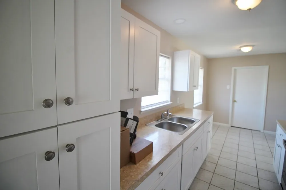 821 Rea Avenue Lancaster, TX 75146