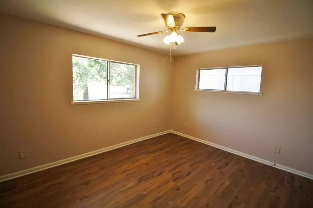 821 Rea Avenue Lancaster, TX 75146