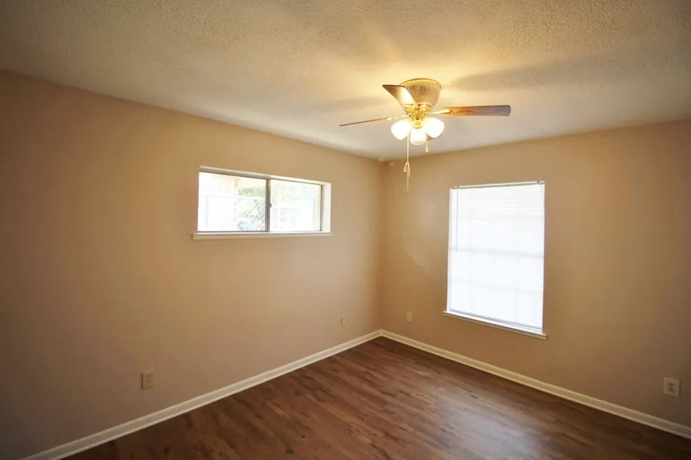 821 Rea Avenue Lancaster, TX 75146