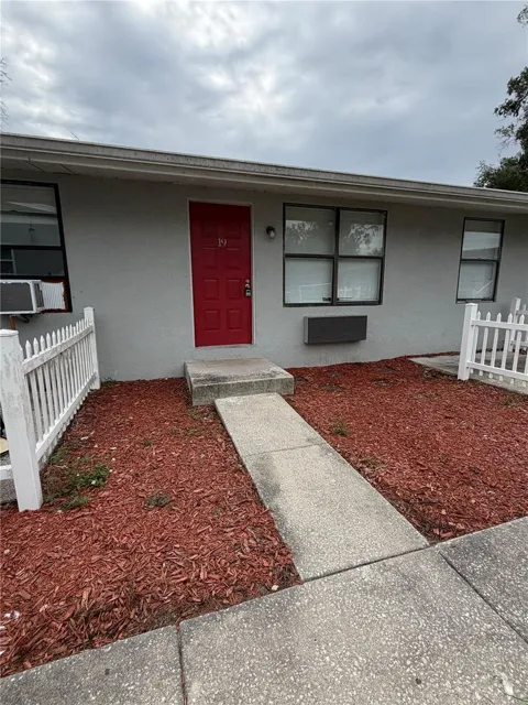 1400 STRAWBERRY PLACE #19