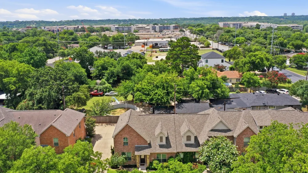 5221 Park Drive River Oaks, TX 76114