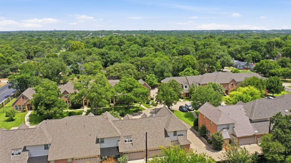 5221 Park Drive River Oaks, TX 76114