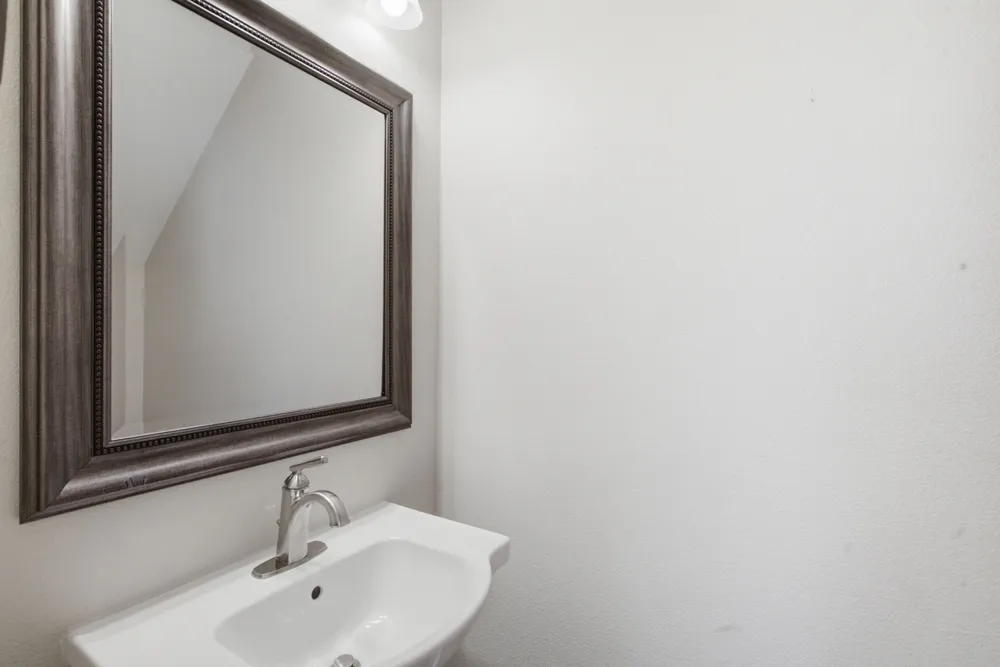 5221 Park Drive River Oaks, TX 76114