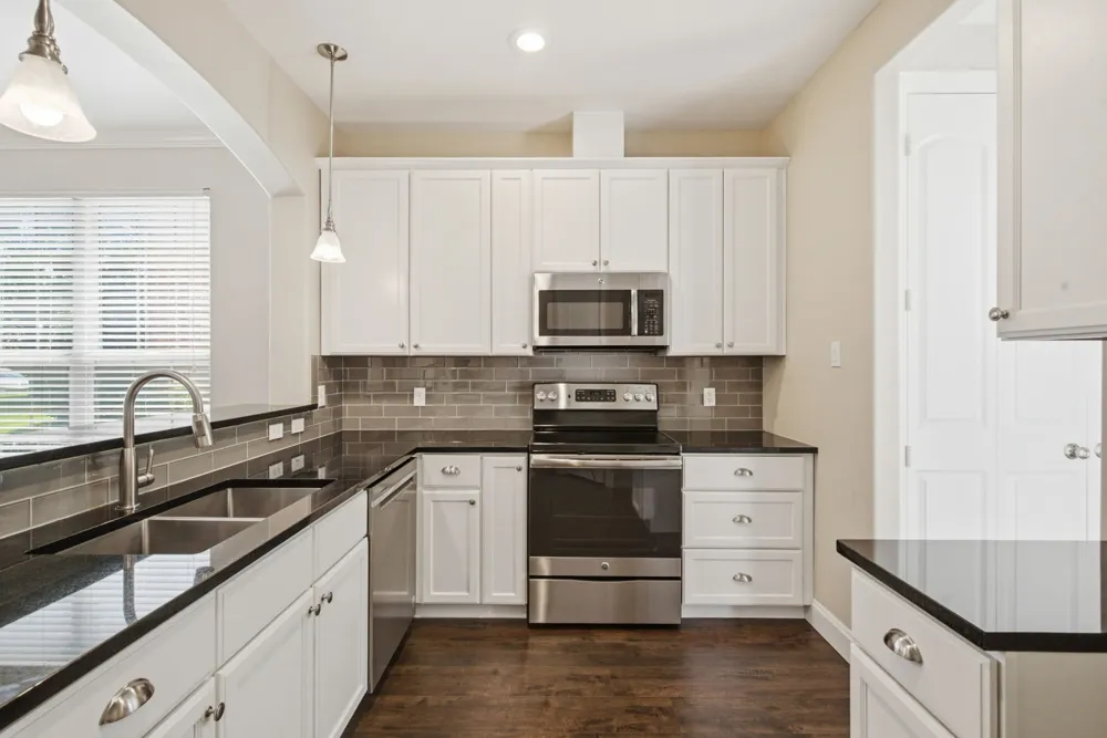 5221 Park Drive River Oaks, TX 76114