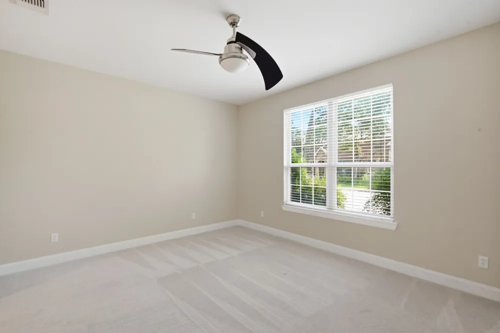 5221 Park Drive River Oaks, TX 76114