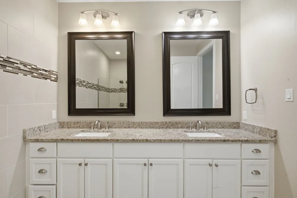 5221 Park Drive River Oaks, TX 76114