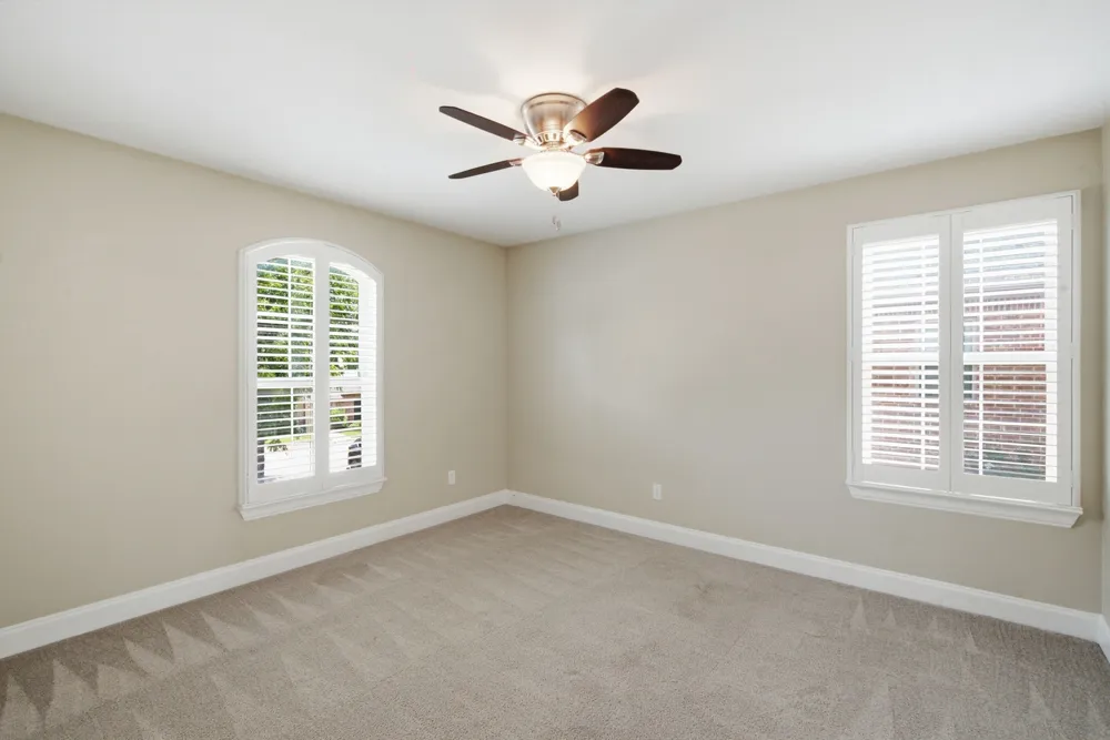 5221 Park Drive River Oaks, TX 76114