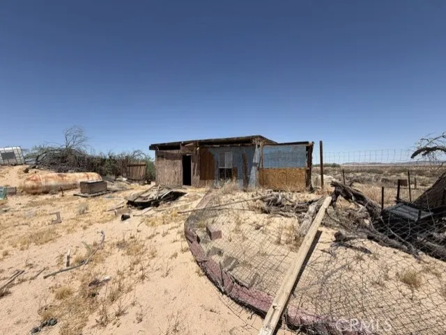 48423 Thoreau Road Newberry Springs, CA 92365