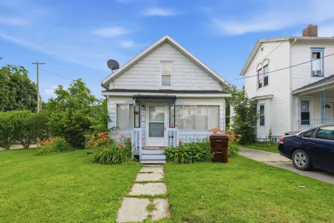 612 Baker Street