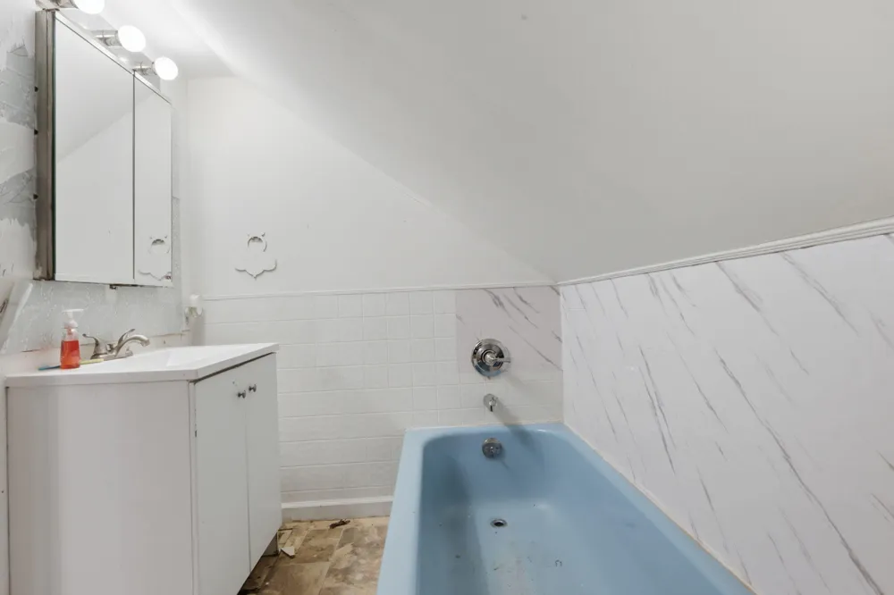 612 Baker Street Lansing, MI 48910