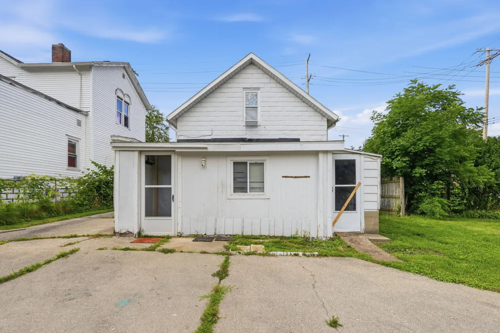 612 Baker Street Lansing, MI 48910