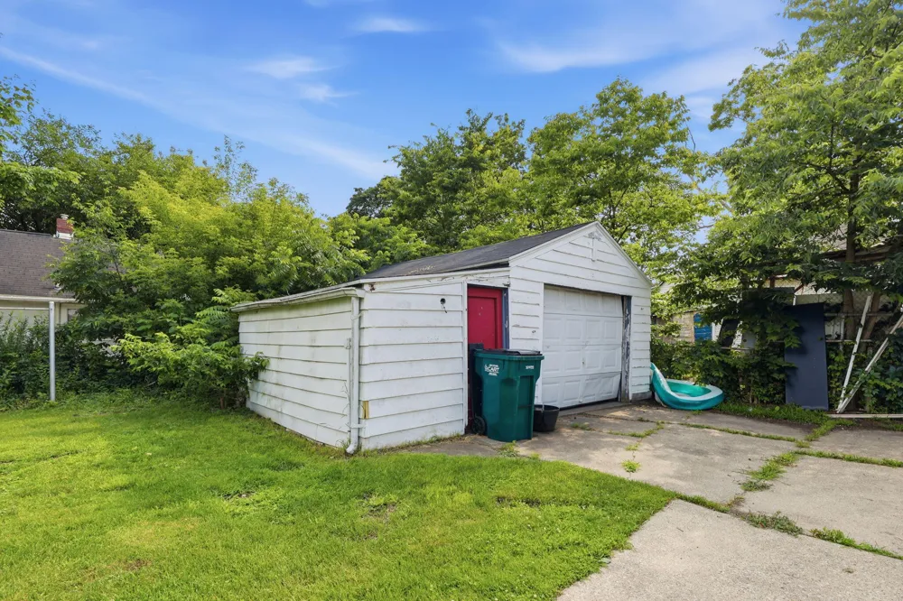 612 Baker Street Lansing, MI 48910