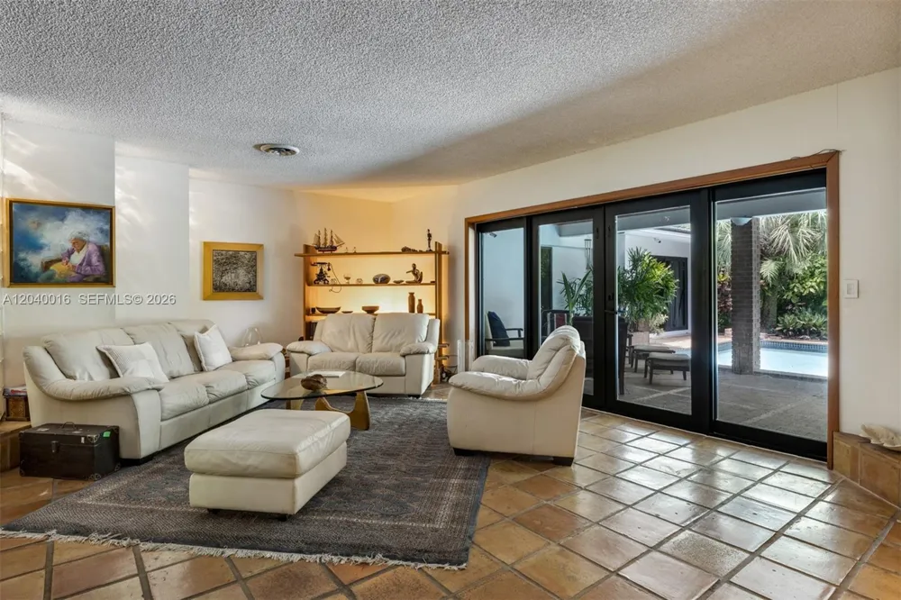 11100 SW 67th Ave Pinecrest, FL 33156