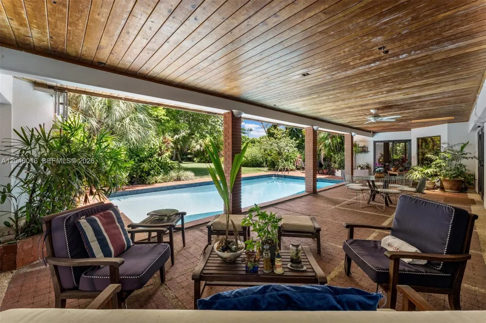 11100 SW 67th Ave Pinecrest, FL 33156